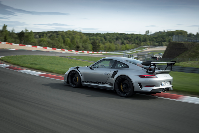 Illustration for article titled Put These Very Good 2019 Porsche 911 GT3 RS Photos In Your Life